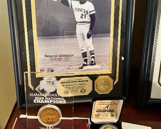 Roberto Clemente game used jersey piece and picture (NS) Highland Mint. 325.00