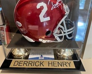 Derrick Henry signed mini helmet 
400.00