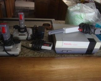 Nintendo game system w 1985 zapper gun