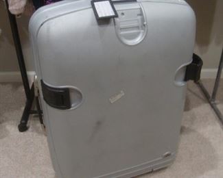 Atlantic hard shell suitcase