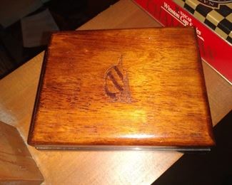 Nautica wallet in wooden box 
