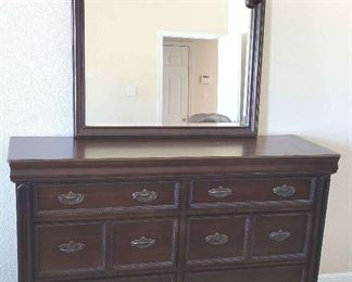 Dresser With Mirror