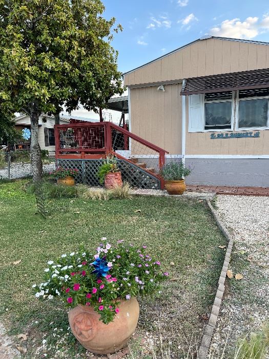 Simply Estate Sales in Kerrville, TX starts on 10/8/2022