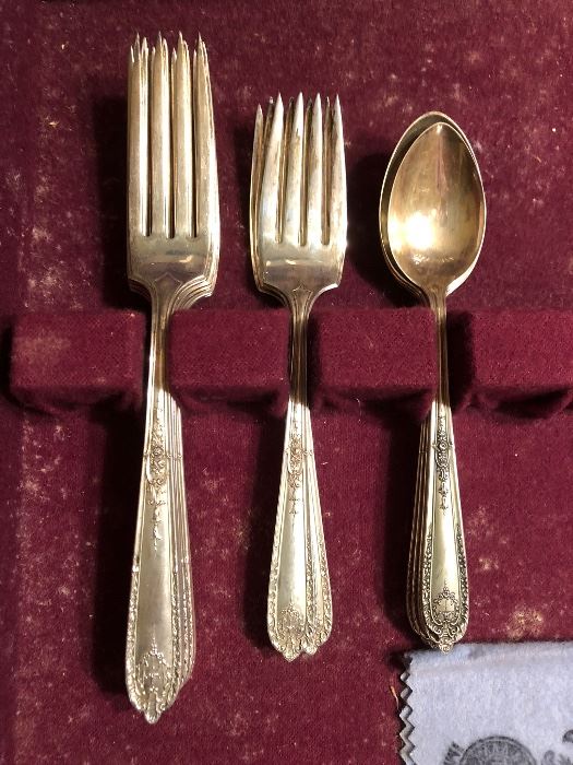 Chautauqua Lake House Estate Sale in Lakewood, NY starts on 10/13/2022