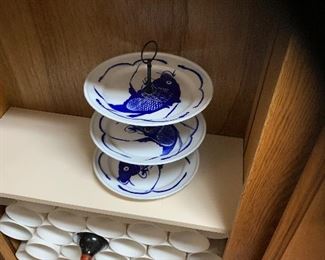 Sushi display plates