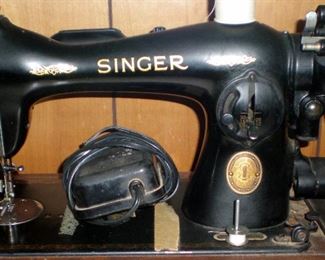 Vintage singer sewing machine 1953