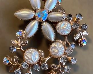 Faux Pearl Rhinestone Brooch