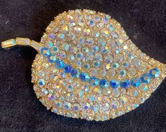 H. Pomerantz Co NY Goldtone Rhinestone Leaf Brooch