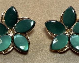 Lisner Thermoset Clip Earrings