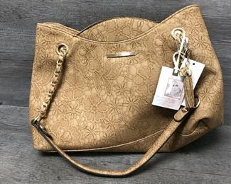 Jessica Simpson purse brand new never worn with tags $50
Bin#2
