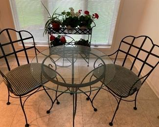 Iron and glass table with 2 chairs