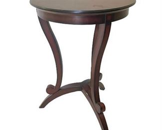 Lot 001-a
Bombay Company Contemporary Tri-leg Side Table