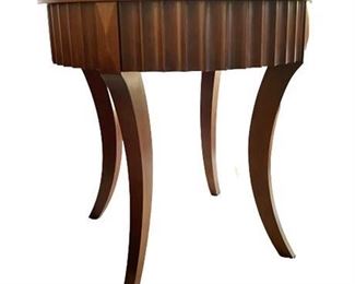 Lot 004-a
Ethan Allen "Caroline" Side Table