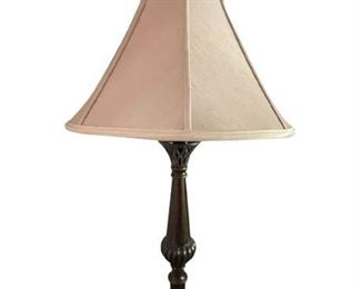 Lot 007-a
Formal Style Floor Lamp