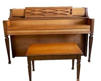 Lot 011-a
Story & Clark 1970 Console Piano