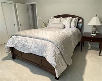 Lot 033
Judges Paneled Wood Queen Size Bed