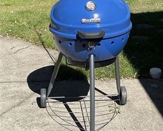Lot 305
CharBroil Kettleman TRU-Infrared Charcoal Grill