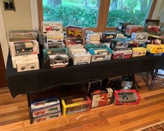 Various vintage model cars 