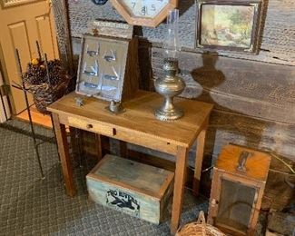 Smaller oak side table with drawer, pocket knife advertising display, oil lamp