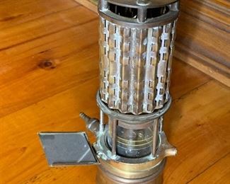 Wolf safety lamp oil lamp