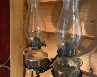 Antique double wall mount bracket oil lamp holder with lamps