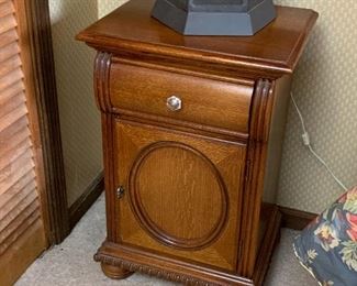 Oak night stand 