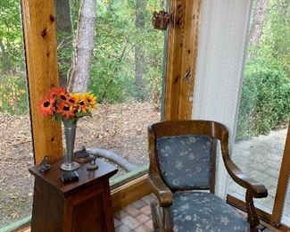 Antique rocking chair, hot air balloon 
