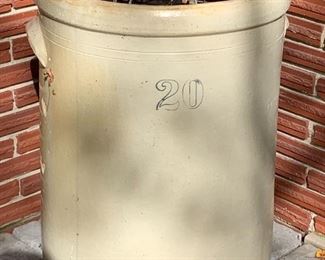 Large #20 crock
