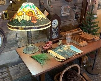 Stained glass lamp, antique table 