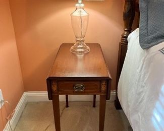 BIGGS Pembroke table