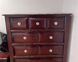 Item 51 dresser 