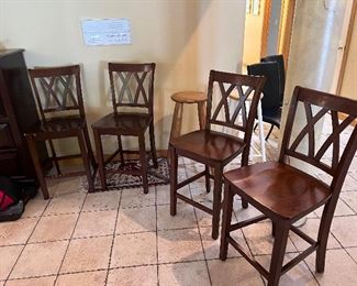 4 bar chairs

$25