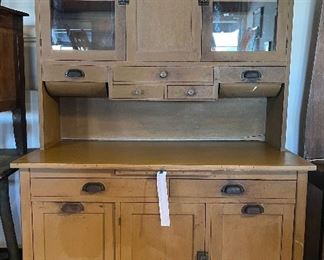 All poplar Southern kitchen cabinet, made in Manchester,
Tennessee. Two possum belly drawers.
