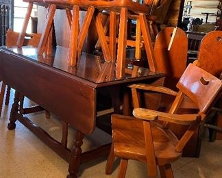 Cushman Colonial Table and Chairs