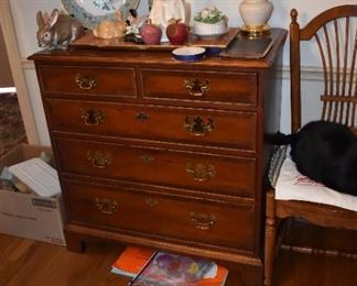 AnAntique Wood 5 -Drawer Chest