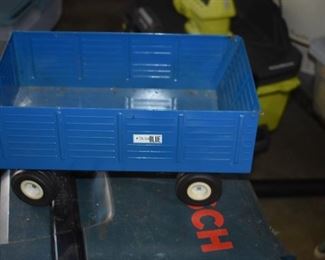 Vintage Ford 8600 Toy Tractor with Trailer 