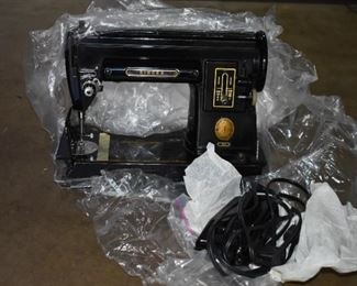 Singer Sewing Machine 301A Slant Needle Black - Excellent Shape