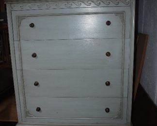 French Provincial 5 Drawer Dresser Chest