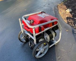 Briggs and Stratton Gasoline Generator 5550 Watts 8550 Starting Watts