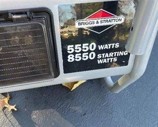 Briggs and Stratton Gasoline Generator 5550 Watts 8550 Starting Watts