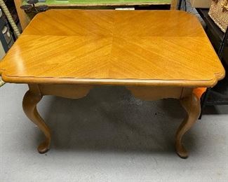 DREXEL American Review Collection End / Lamp Table 693-320