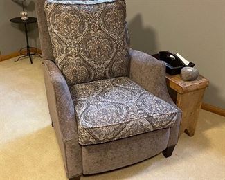 Sam Moore division of Hooker Furniture Recliner 