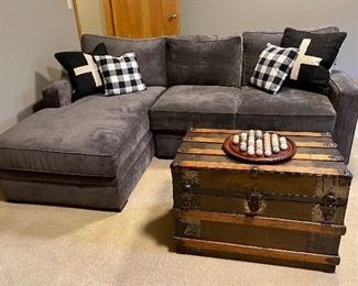 JUNO Chaise Sectional 