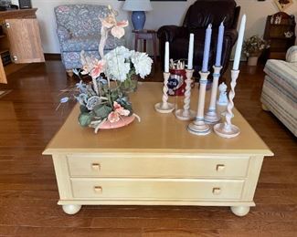 55 Ethan Allen Table
