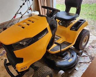 2017 Cub Cadet, starts, runs and mows great, 