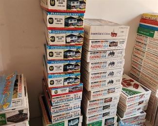 Plasticville and Lionel houses, buildings