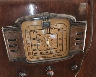 antique tube radio
