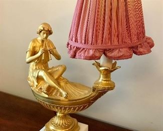 1 of pair
Pair Aladdin style lamps 
dore bronze with marble bases
custom shades
19th/20th c
16”h

$1800