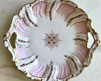 1 of pair
Carl Tielsch (CT) Altwasser
pair porcelain double handles serving dishes, white with floral & gilt design 11.5” x 10.25”

$125