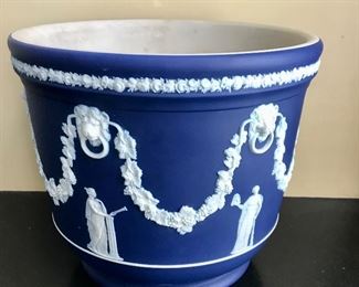 Wedgwood
Neoclassical cachepot
dark blue jasperware 
8.25” h x 9.25” diam
SOLD
